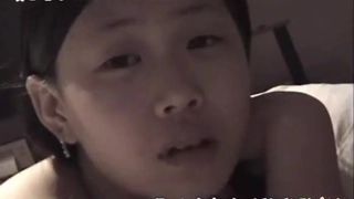 真羡慕她男朋友啊，南京大四极品美腿偷情，穴湿的不像样了还一定要带套！