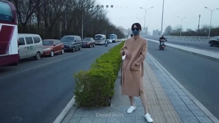 欧洲少女骑着老爷爷的鸡巴,骑着牛仔姿势