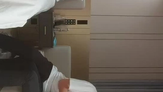 翘臀大奶熟女被陌生人疯狂内射