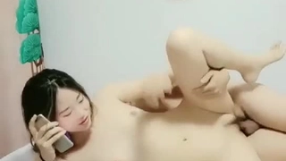 【爱的秘密】，坐标上海，02后小情侣，一对坚挺的大白兔