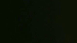年轻苗条的少女在高清中吸吮大鸡巴